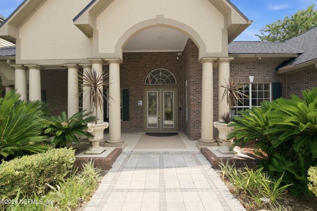 7800 POINT MEADOWS Drive 134, Jacksonville, FL 32256