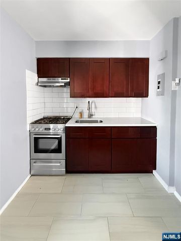 115 Laurel Street 6, Ridgefield Park, NJ 07660