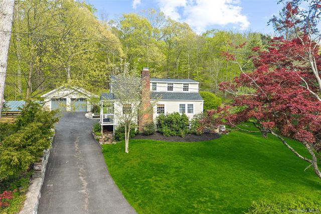 30 Smokey Hollow Court, Carmel, NY 10512