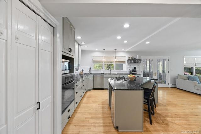 30 Smokey Hollow Court, Carmel, NY 10512