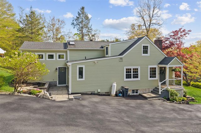 30 Smokey Hollow Court, Carmel, NY 10512