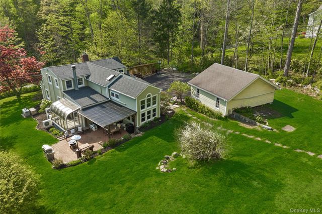 30 Smokey Hollow Court, Carmel, NY 10512