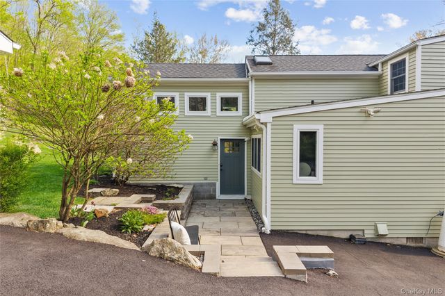 30 Smokey Hollow Court, Carmel, NY 10512