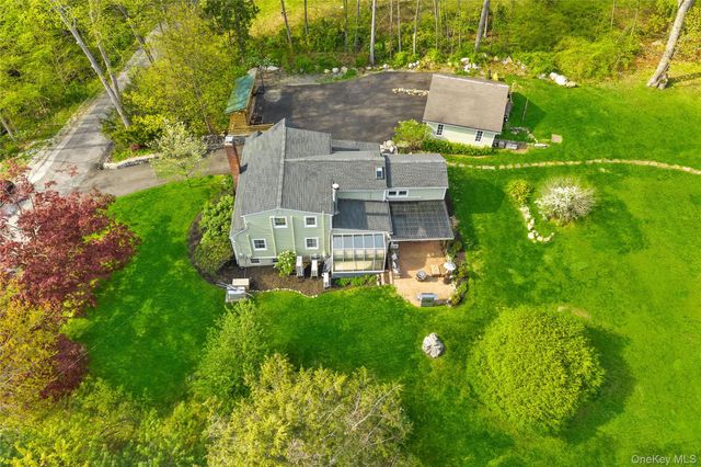 30 Smokey Hollow Court, Carmel, NY 10512