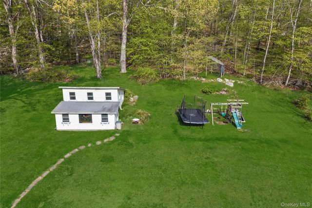30 Smokey Hollow Court, Carmel, NY 10512