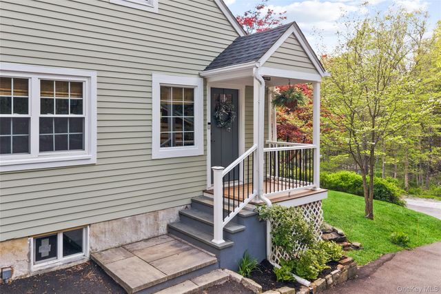 30 Smokey Hollow Court, Carmel, NY 10512