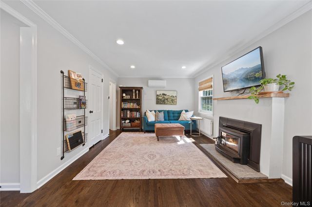 30 Smokey Hollow Court, Carmel, NY 10512