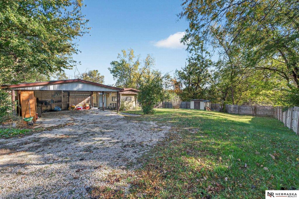 1024 Avenue B, Plattsmouth, NE 68048