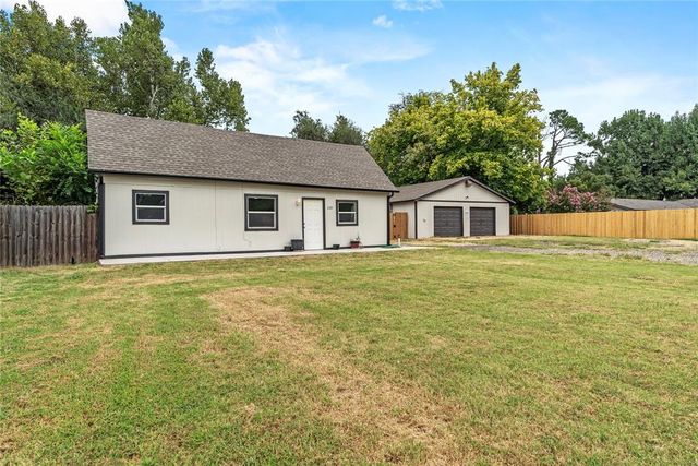 223 E Juniper Lane, Mustang, OK 73064