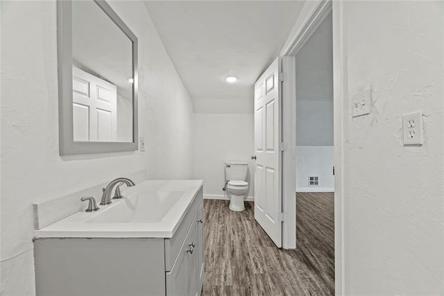 223 E Juniper Lane, Mustang, OK 73064