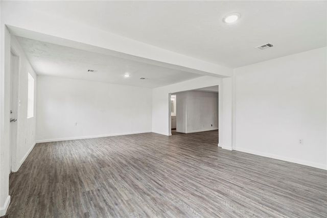 223 E Juniper Lane, Mustang, OK 73064