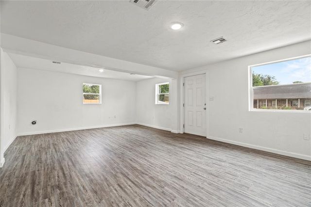 223 E Juniper Lane, Mustang, OK 73064