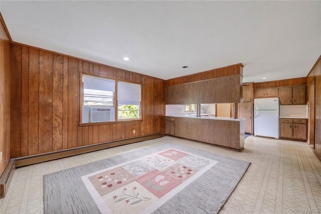 685 Village Lane, Mattituck, NY 11952