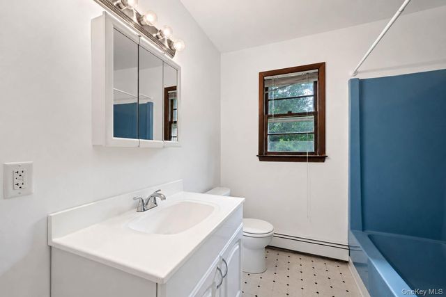 685 Village Lane, Mattituck, NY 11952