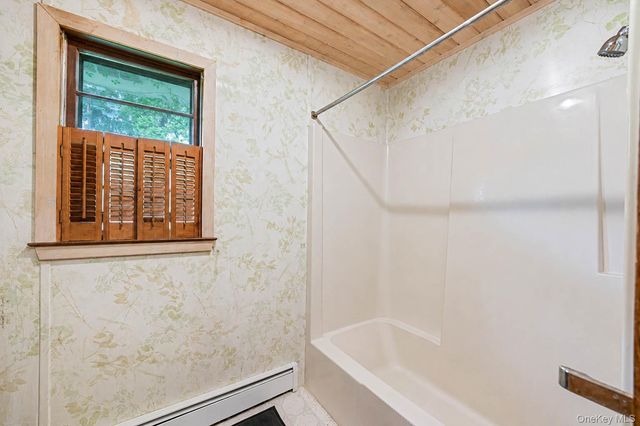 685 Village Lane, Mattituck, NY 11952