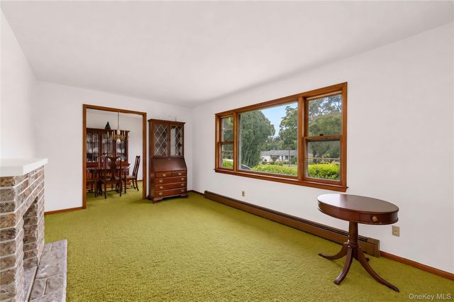 685 Village Lane, Mattituck, NY 11952