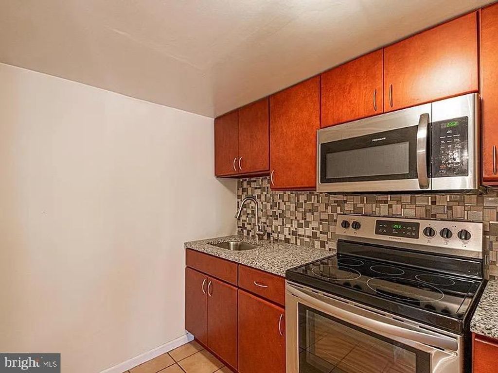 1324 LOCUST ST #207, Philadelphia, PA 19107 — photo 2
