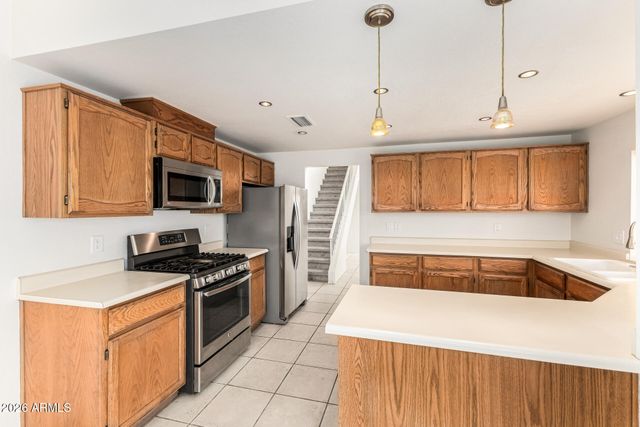 2045 N SUNSET Drive, Chandler, AZ 85225