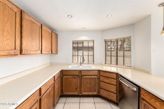 2045 N SUNSET Drive, Chandler, AZ 85225