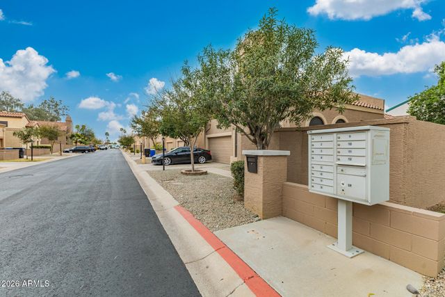 2045 N SUNSET Drive, Chandler, AZ 85225