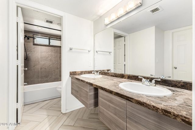 2045 N SUNSET Drive, Chandler, AZ 85225