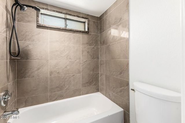 2045 N SUNSET Drive, Chandler, AZ 85225