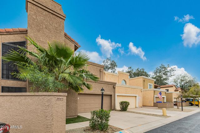 2045 N SUNSET Drive, Chandler, AZ 85225