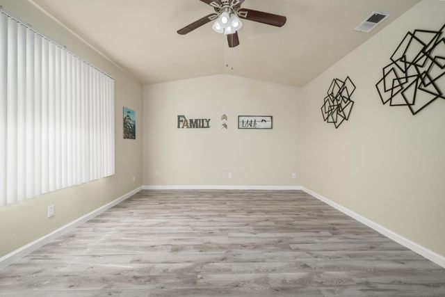 9244 Rogers Rd, Sacramento, CA 95829