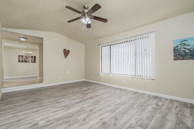 9244 Rogers Rd, Sacramento, CA 95829