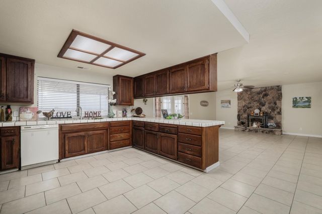 9244 Rogers Rd, Sacramento, CA 95829
