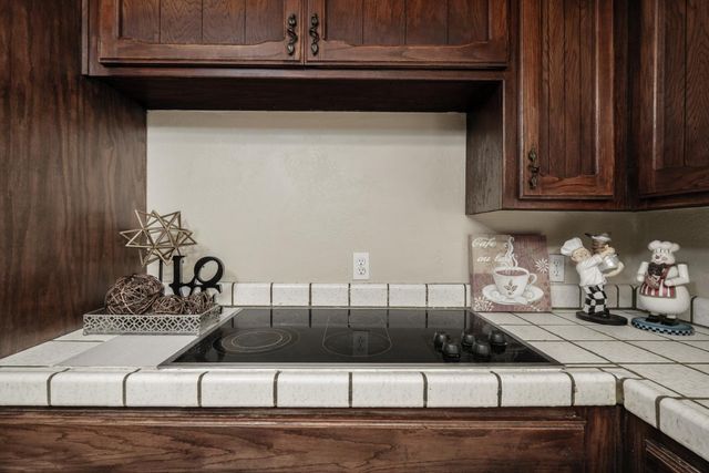 9244 Rogers Rd, Sacramento, CA 95829