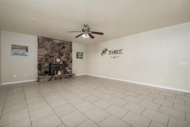 9244 Rogers Rd, Sacramento, CA 95829