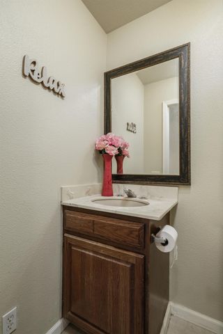 9244 Rogers Rd, Sacramento, CA 95829