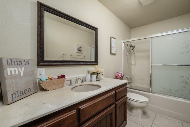 9244 Rogers Rd, Sacramento, CA 95829