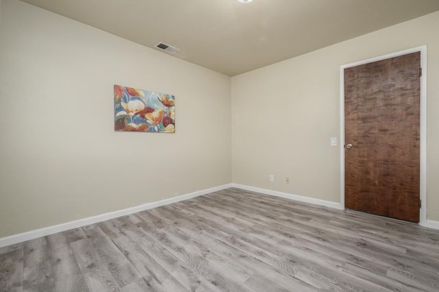 9244 Rogers Rd, Sacramento, CA 95829