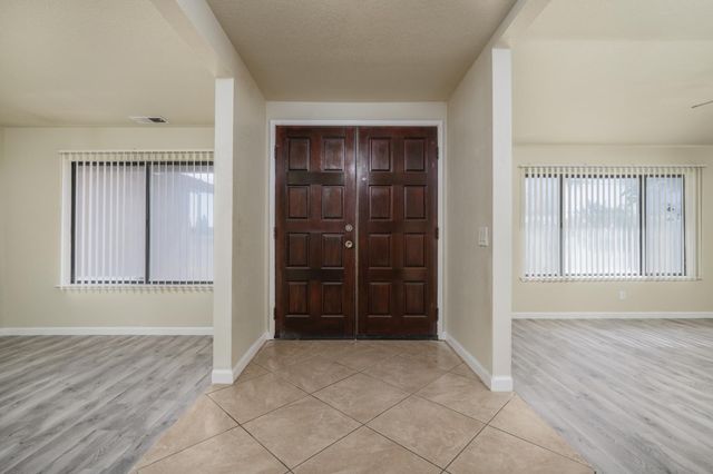9244 Rogers Rd, Sacramento, CA 95829