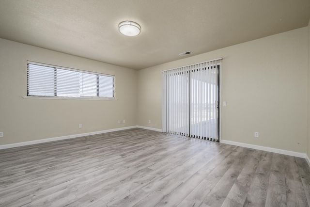 9244 Rogers Rd, Sacramento, CA 95829