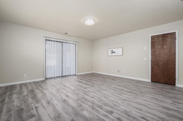 9244 Rogers Rd, Sacramento, CA 95829