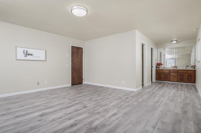 9244 Rogers Rd, Sacramento, CA 95829