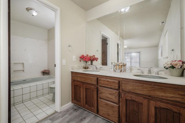 9244 Rogers Rd, Sacramento, CA 95829