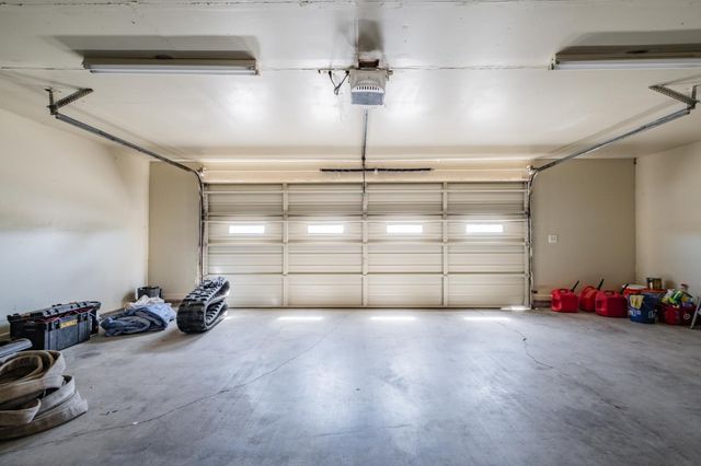 9244 Rogers Rd, Sacramento, CA 95829