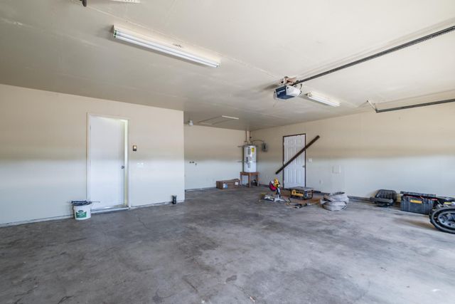 9244 Rogers Rd, Sacramento, CA 95829