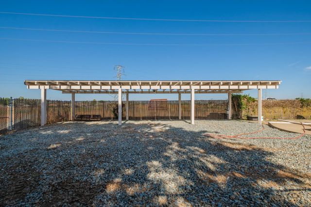 9244 Rogers Rd, Sacramento, CA 95829