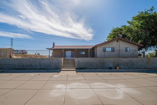 9244 Rogers Rd, Sacramento, CA 95829