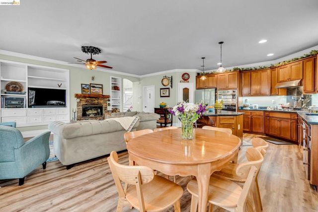 10 Kali Ct, Oakley, CA 94561