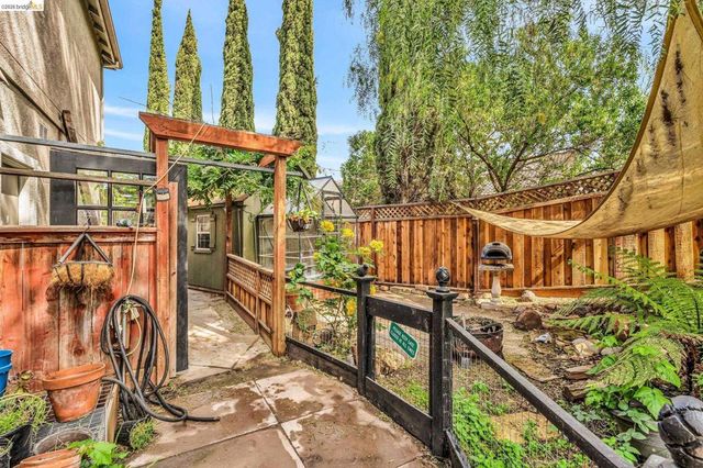 10 Kali Ct, Oakley, CA 94561