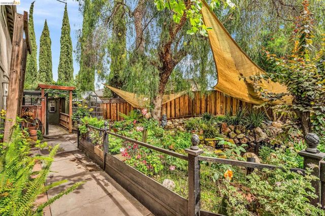 10 Kali Ct, Oakley, CA 94561