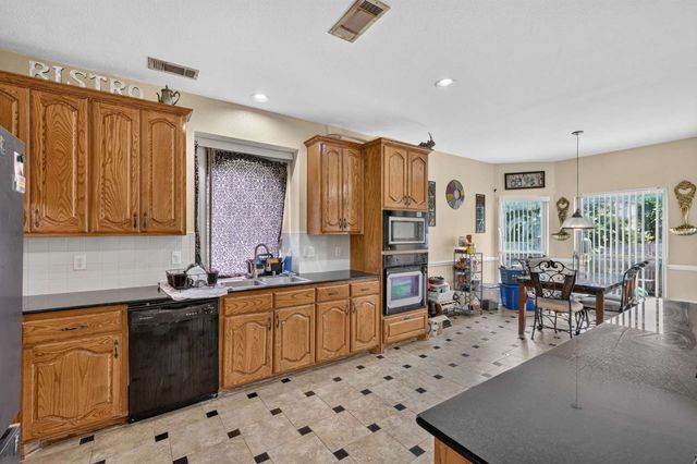 1411 Chateau Lane, Mansfield, TX 76063