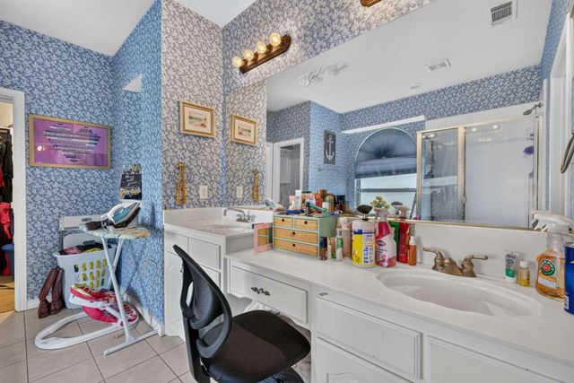 1411 Chateau Lane, Mansfield, TX 76063