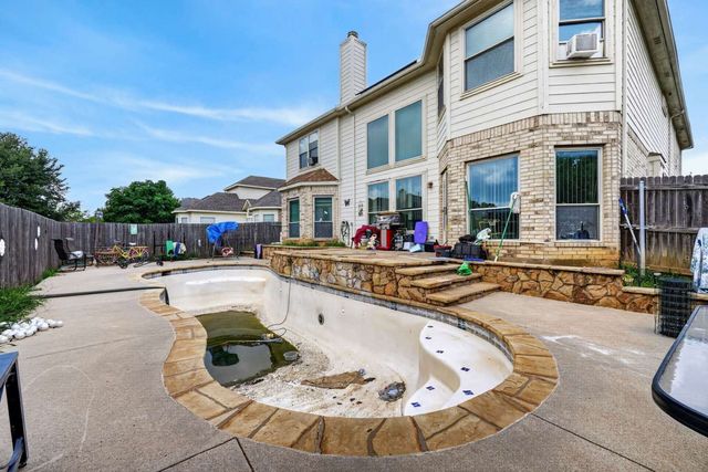 1411 Chateau Lane, Mansfield, TX 76063
